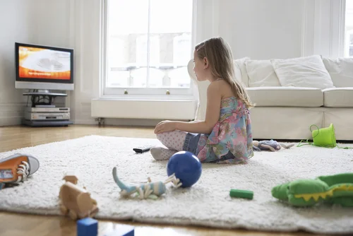 TV'nin Çocukların Dil Gelişimine Etkisi: Gerçekler TV'nin Çocukların Dil Gelişimine Etkisi: Gerçekler